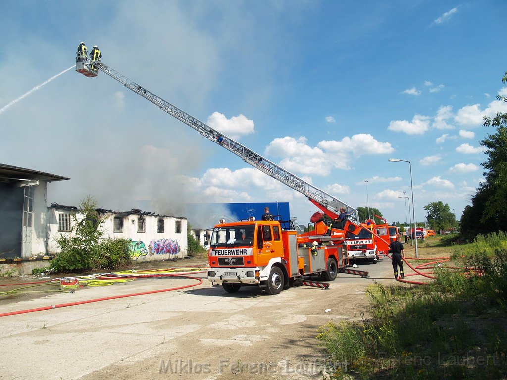 Feuer Koeln Ossendorf Butzweiler Hof neben IKEA P096.JPG